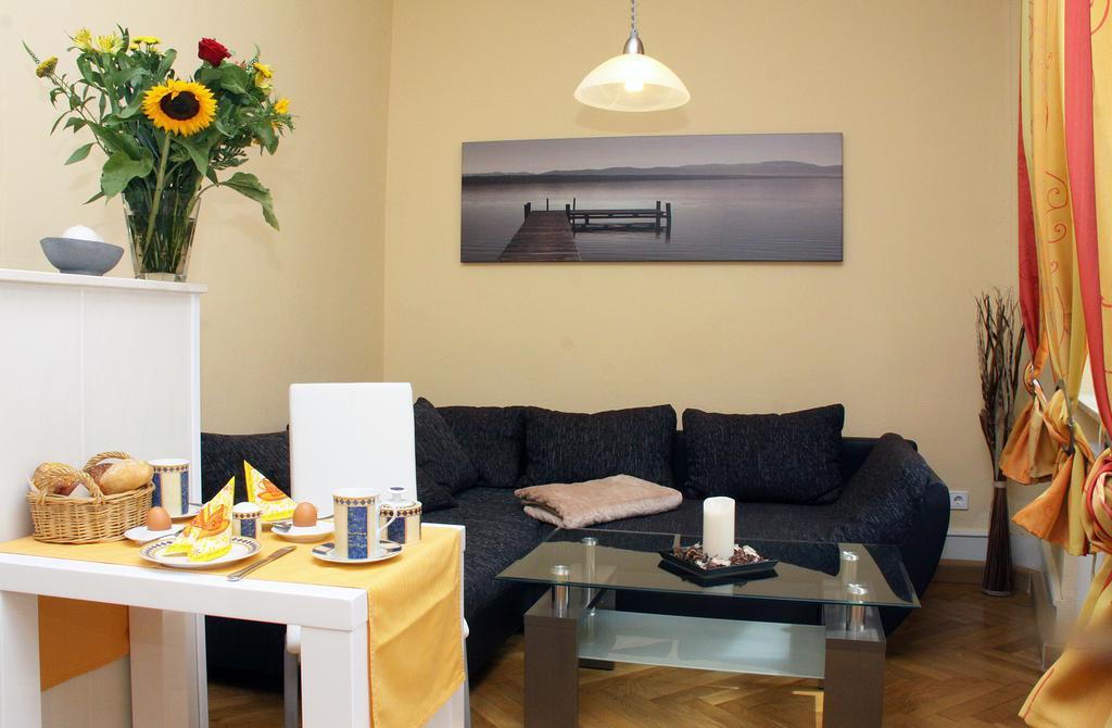 Weinstube Schwarzamsel Apartamento Speyer Exterior foto