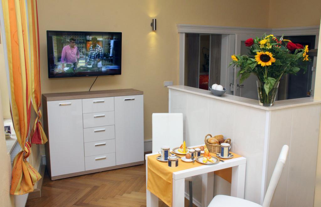 Weinstube Schwarzamsel Apartamento Speyer Exterior foto